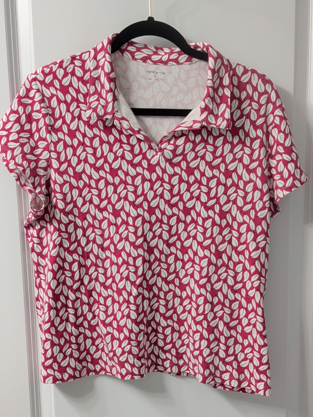 Fuscia Leaf-Print Polo Top - Women